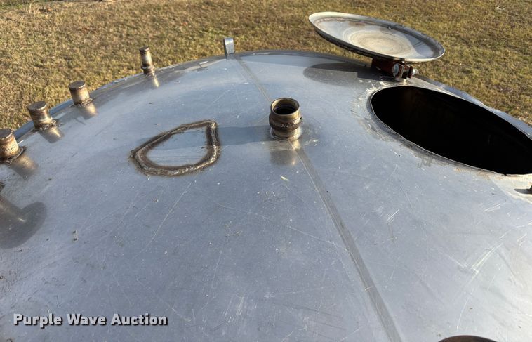 image for item DS2551 (2) stainless steel tanks 