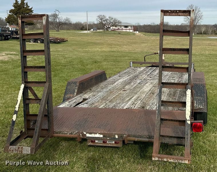 image for item DS3265 1998 Star equipment trailer