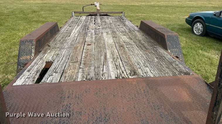 image for item DS3265 1998 Star equipment trailer