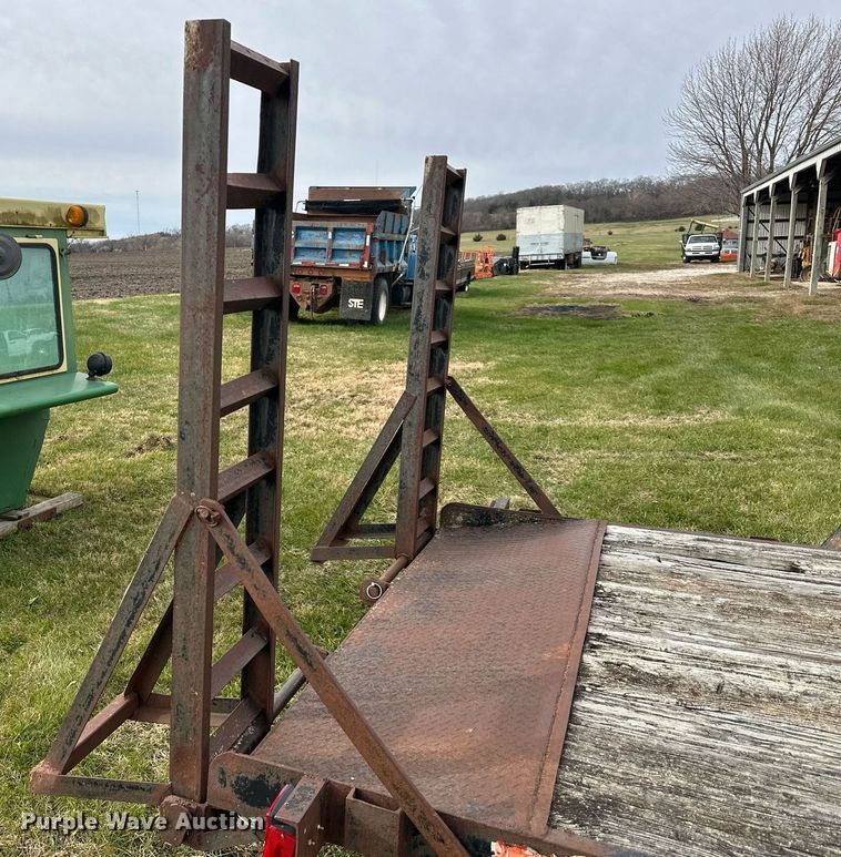 image for item DS3265 1998 Star equipment trailer