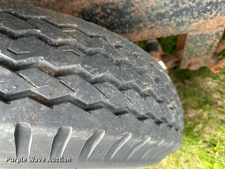 image for item DS3265 1998 Star equipment trailer