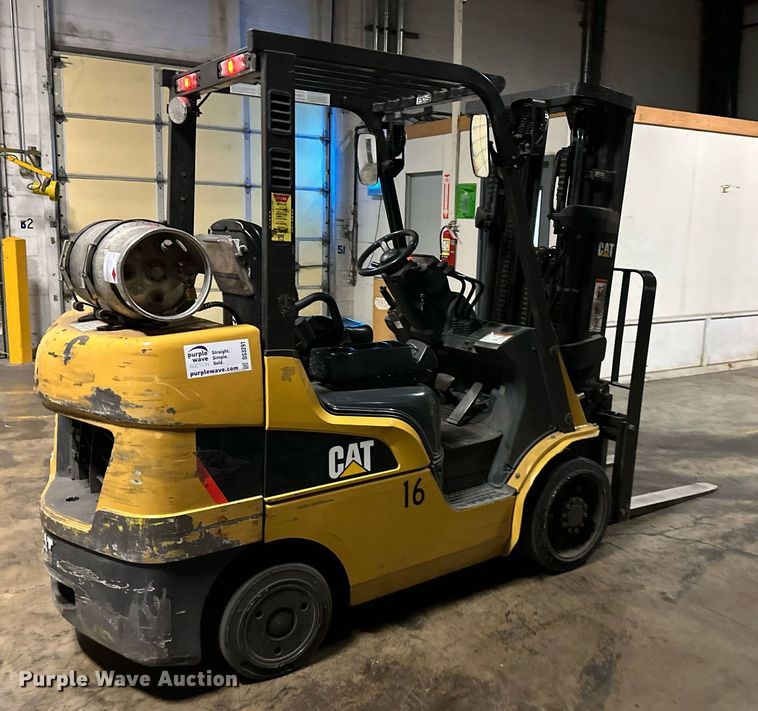 image for item DS3291 Caterpillar C6000 forklift