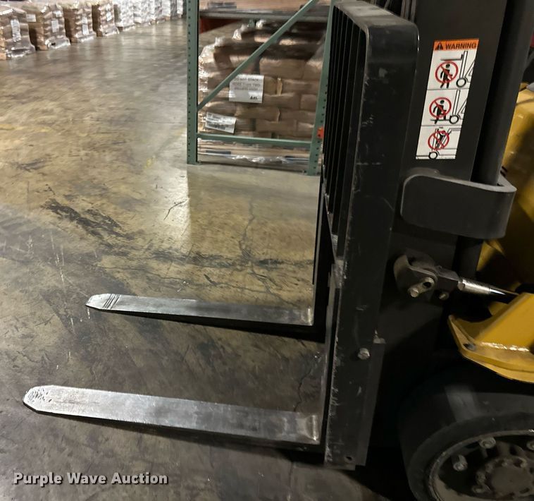 image for item DS3291 Caterpillar C6000 forklift