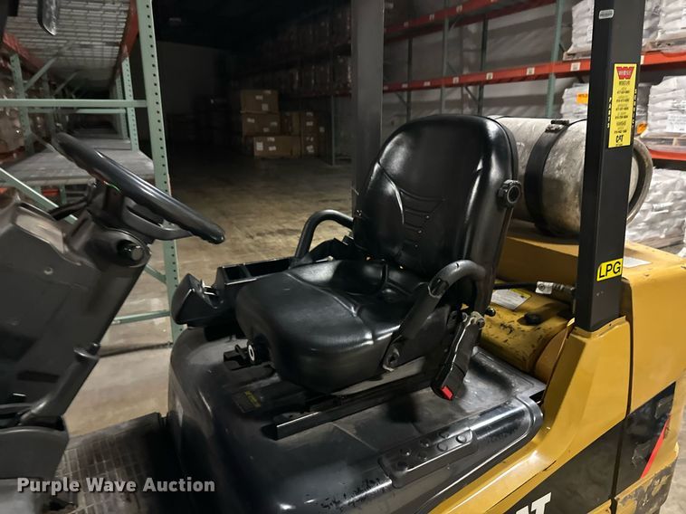 image for item DS3291 Caterpillar C6000 forklift