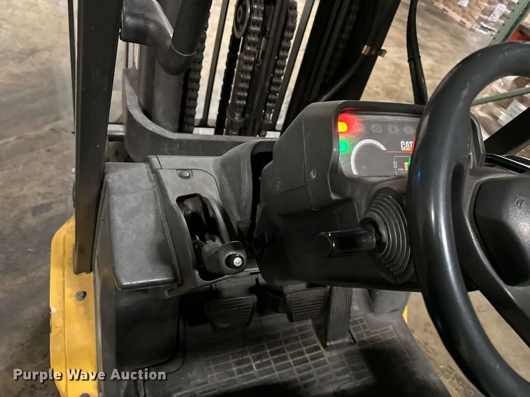 image for item DS3291 Caterpillar C6000 forklift