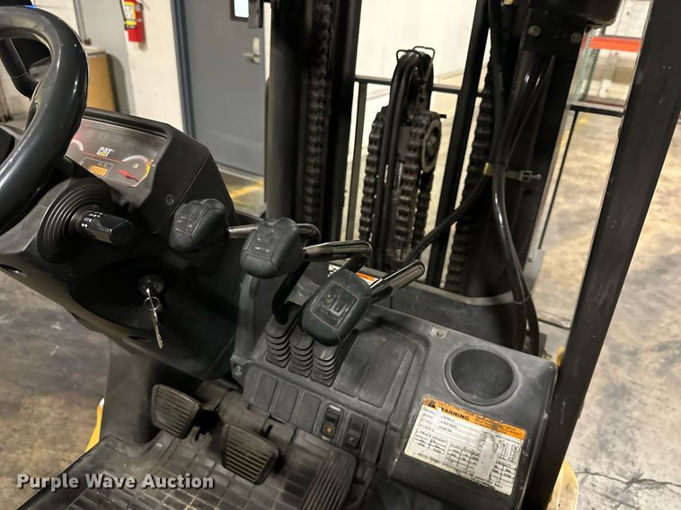 image for item DS3291 Caterpillar C6000 forklift