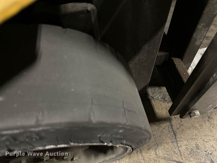 image for item DS3291 Caterpillar C6000 forklift