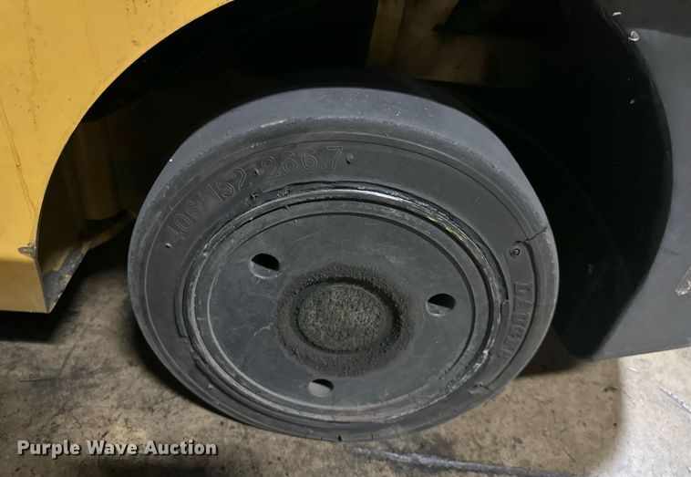 image for item DS3291 Caterpillar C6000 forklift