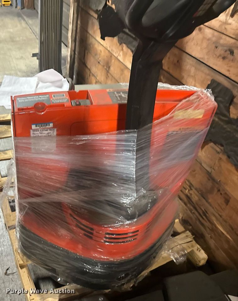 image for item DS3362 (2) pallet jacks