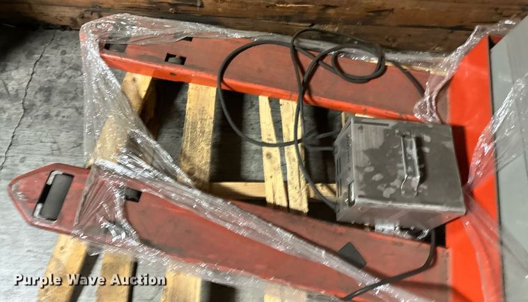 image for item DS3362 (2) pallet jacks