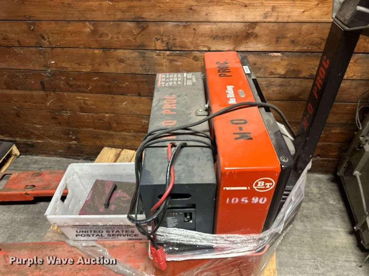 image for item DS3362 (2) pallet jacks