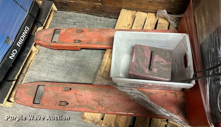 image for item DS3362 (2) pallet jacks