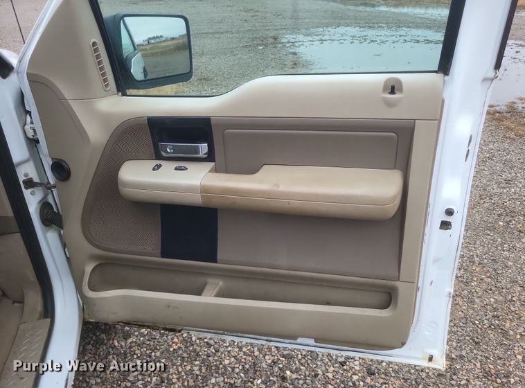 image for item DS5162 2006 Ford F150 XLT SuperCab pickup truck