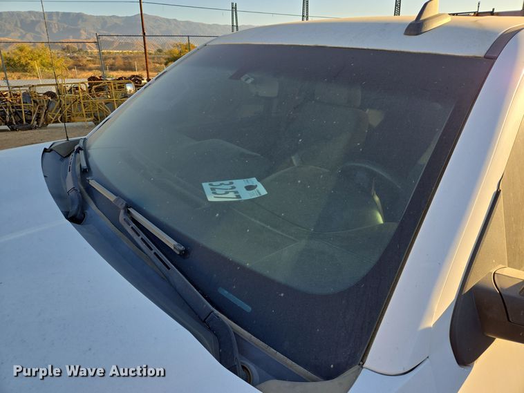 image for item DT5366 2015 Chevrolet Silverado 1500 Crew Cab pickup truck