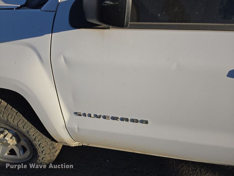 image for item DT5366 2015 Chevrolet Silverado 1500 Crew Cab pickup truck