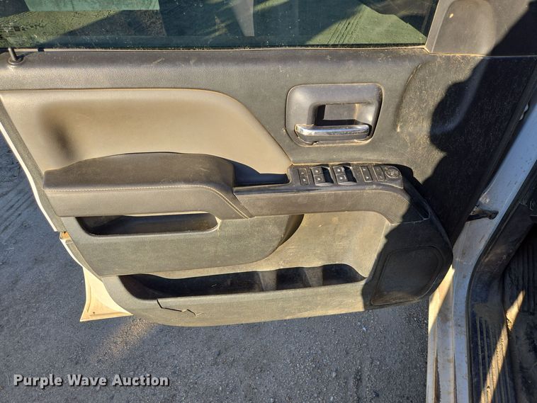 image for item DT5366 2015 Chevrolet Silverado 1500 Crew Cab pickup truck