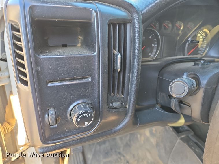 image for item DT5366 2015 Chevrolet Silverado 1500 Crew Cab pickup truck