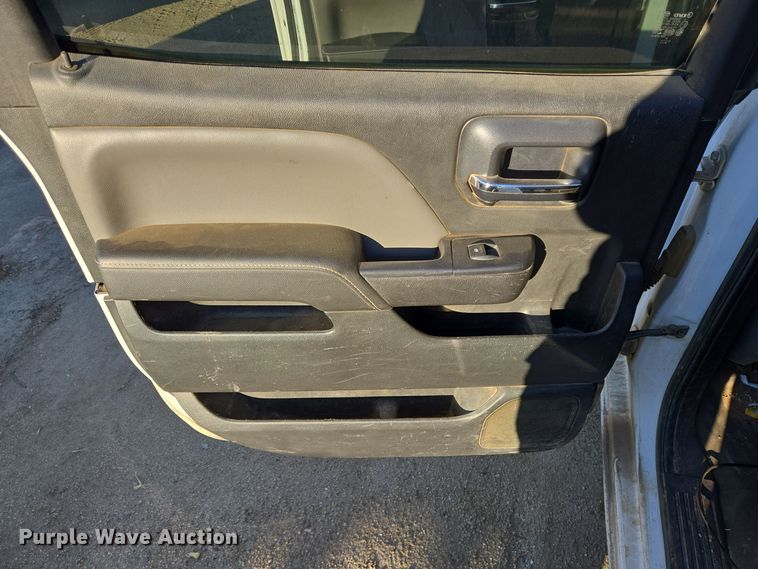 image for item DT5366 2015 Chevrolet Silverado 1500 Crew Cab pickup truck