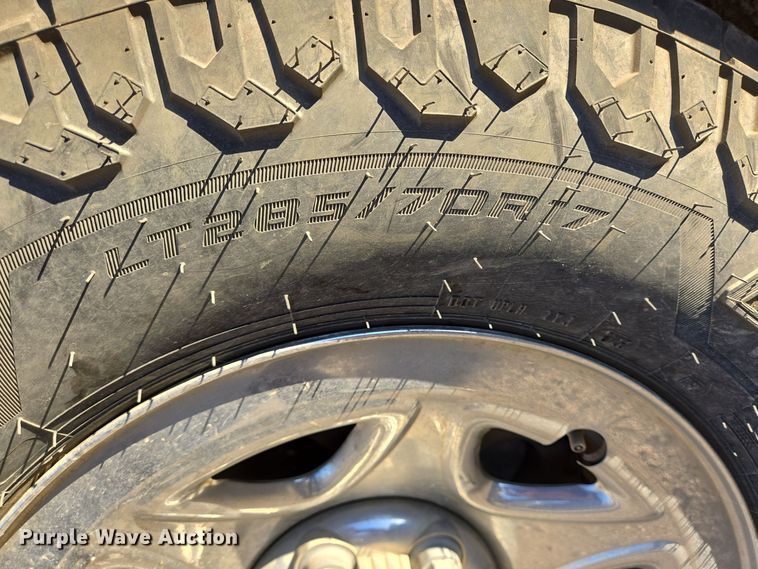 image for item DT5366 2015 Chevrolet Silverado 1500 Crew Cab pickup truck