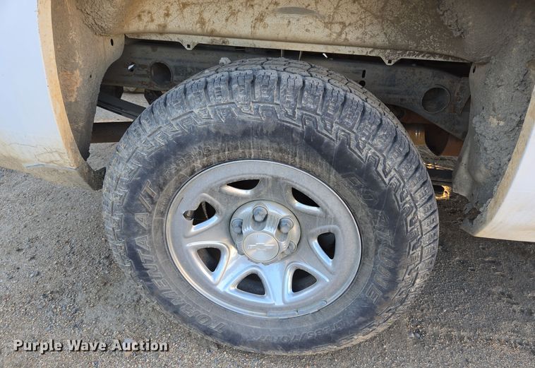 image for item DT5366 2015 Chevrolet Silverado 1500 Crew Cab pickup truck