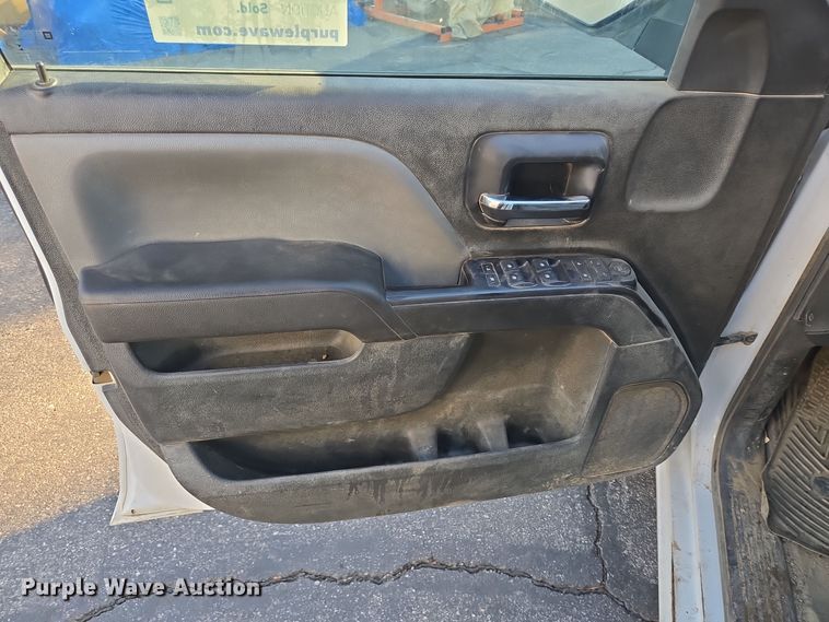 image for item DT5368 2017 Chevrolet Silverado 1500 Crew Cab pickup truck