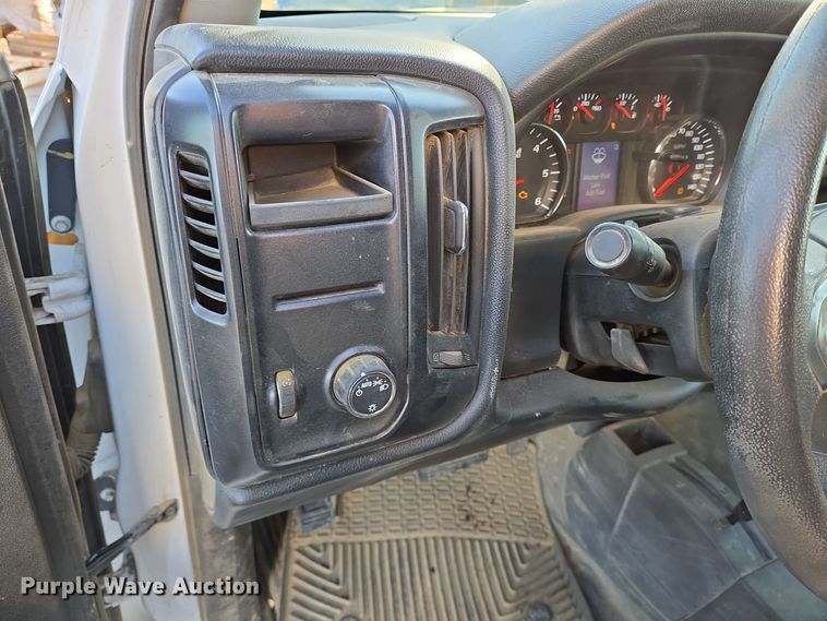 image for item DT5368 2017 Chevrolet Silverado 1500 Crew Cab pickup truck