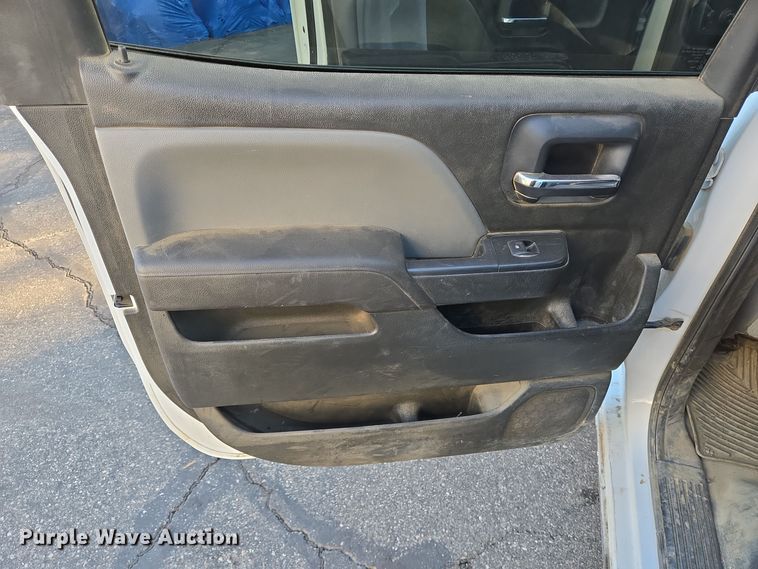 image for item DT5368 2017 Chevrolet Silverado 1500 Crew Cab pickup truck