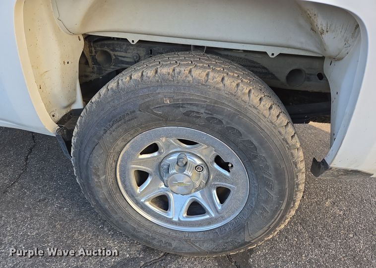 image for item DT5368 2017 Chevrolet Silverado 1500 Crew Cab pickup truck