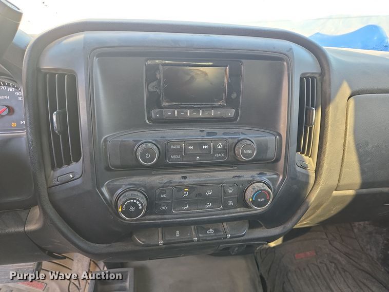 image for item DT5369 2015 Chevrolet Silverado 1500 Crew Cab pickup truck