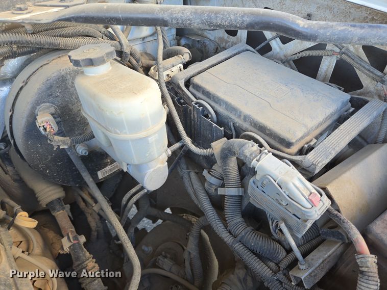 image for item DT5369 2015 Chevrolet Silverado 1500 Crew Cab pickup truck