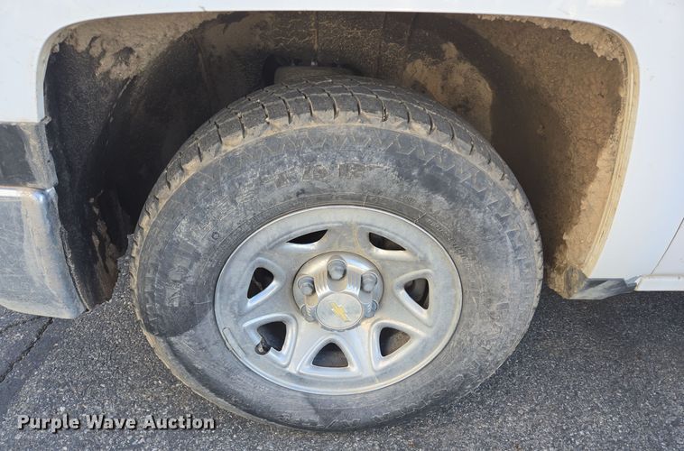 image for item DT5369 2015 Chevrolet Silverado 1500 Crew Cab pickup truck