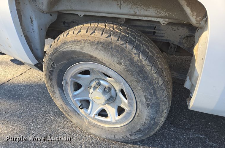 image for item DT5369 2015 Chevrolet Silverado 1500 Crew Cab pickup truck