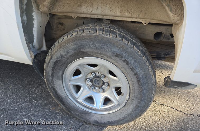 image for item DT5369 2015 Chevrolet Silverado 1500 Crew Cab pickup truck