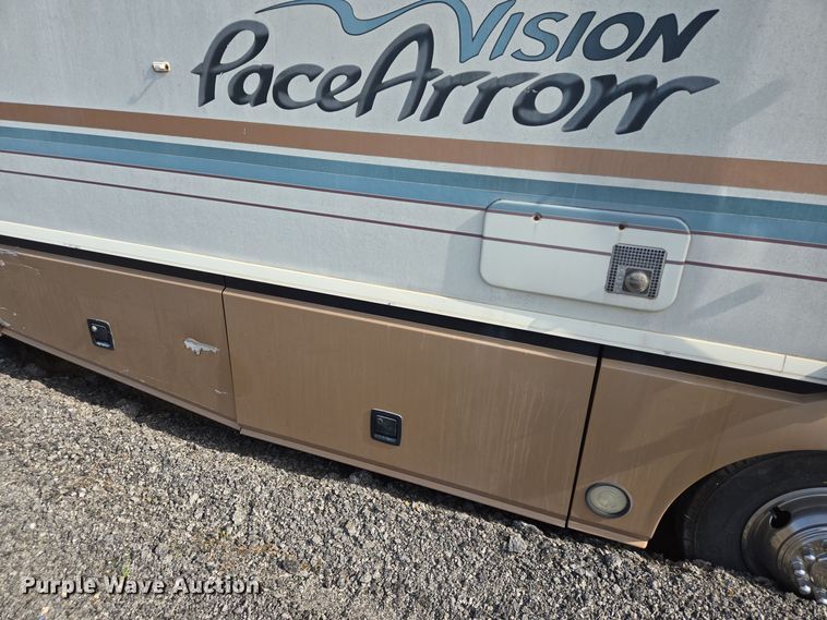 image for item DT5376 1996 PaceArrow Vision RV