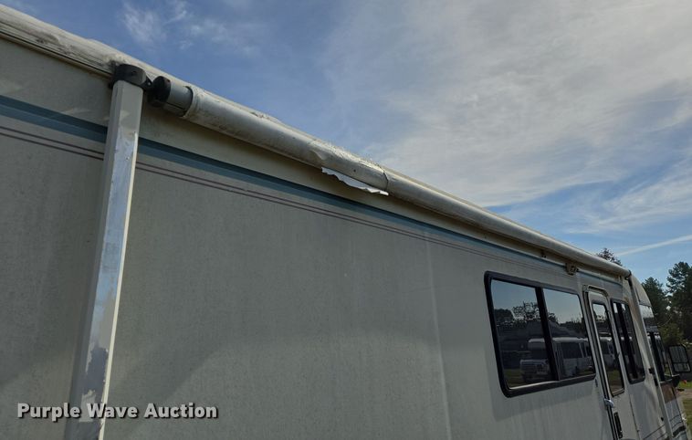 image for item DT5376 1996 PaceArrow Vision RV