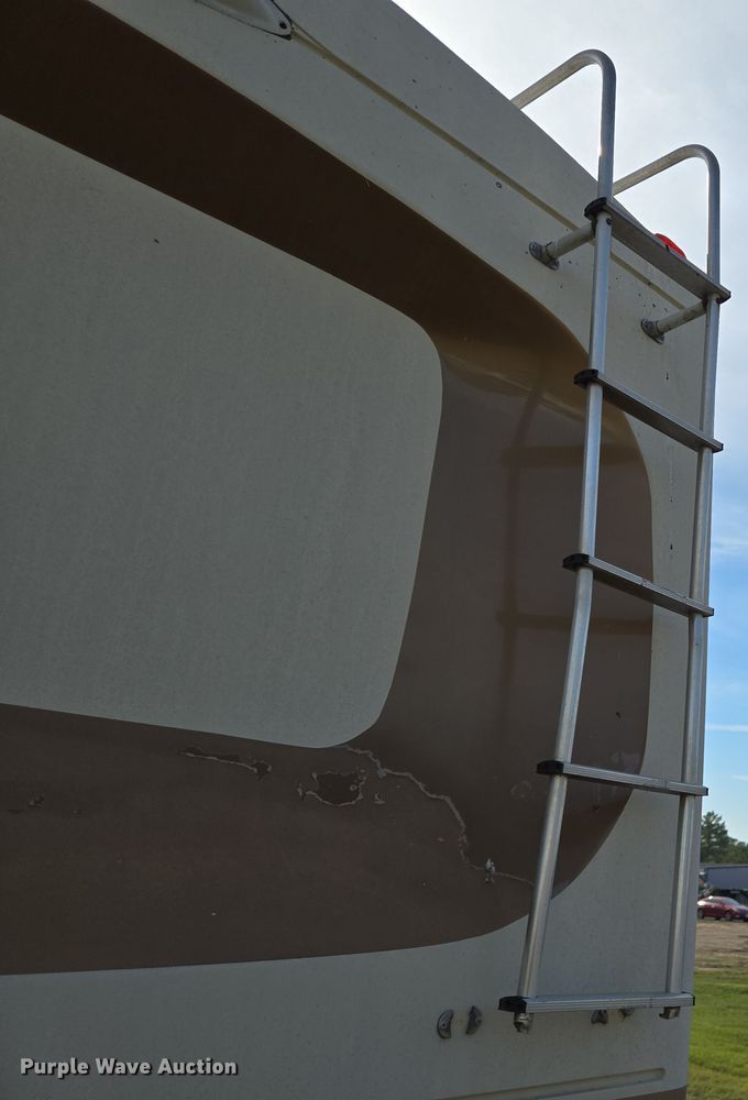 image for item DT5376 1996 PaceArrow Vision RV