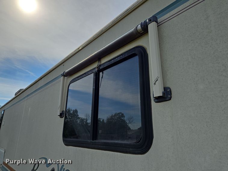 image for item DT5376 1996 PaceArrow Vision RV
