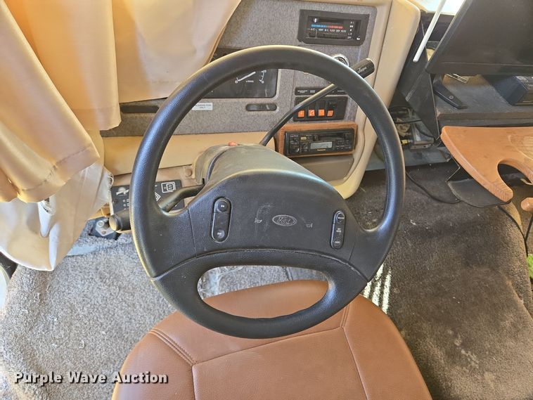 image for item DT5376 1996 PaceArrow Vision RV