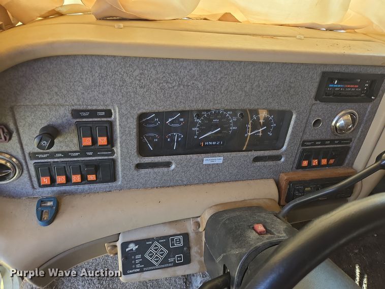 image for item DT5376 1996 PaceArrow Vision RV