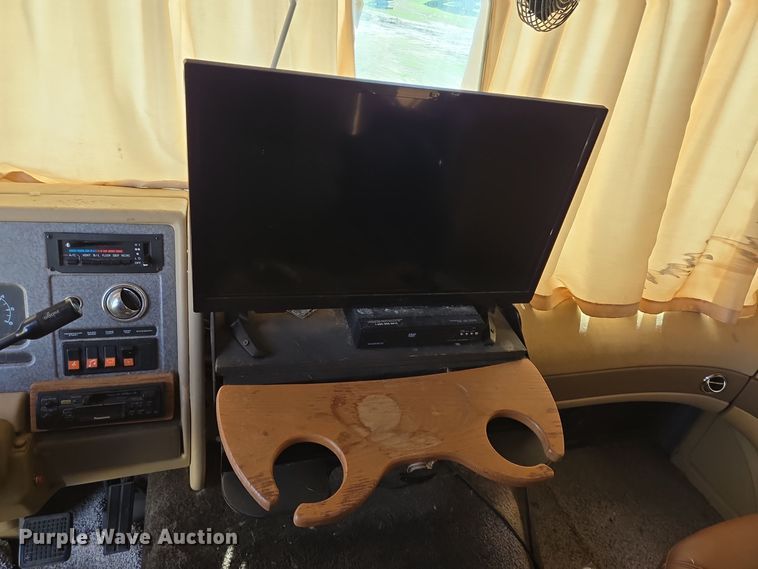 image for item DT5376 1996 PaceArrow Vision RV