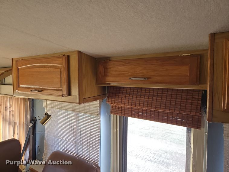 image for item DT5376 1996 PaceArrow Vision RV