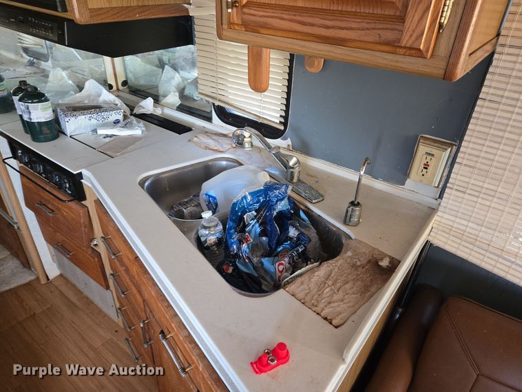 image for item DT5376 1996 PaceArrow Vision RV