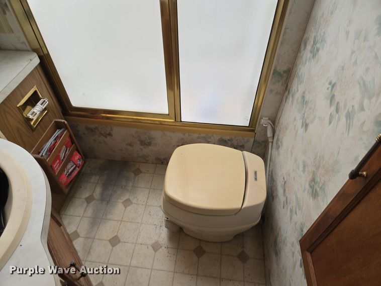 image for item DT5376 1996 PaceArrow Vision RV