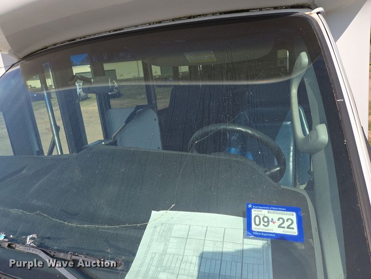 image for item DT5378 2010 Ford E350 shuttle bus