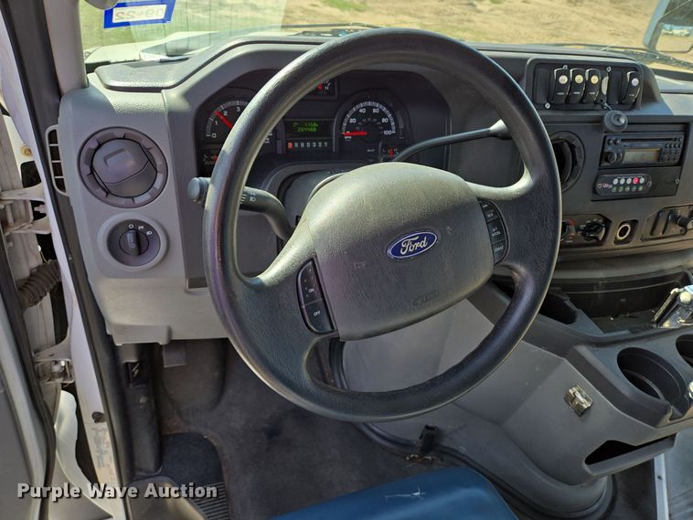 image for item DT5378 2010 Ford E350 shuttle bus