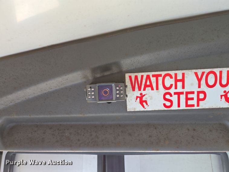 image for item DT5378 2010 Ford E350 shuttle bus