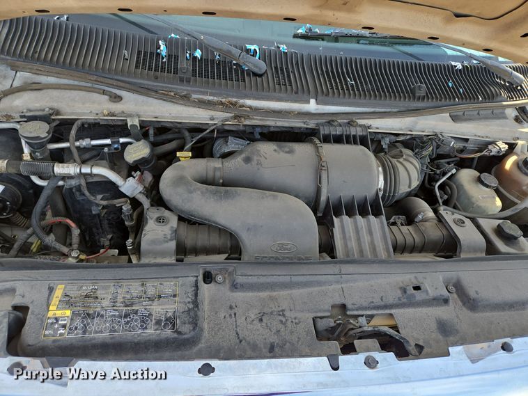 image for item DT5378 2010 Ford E350 shuttle bus