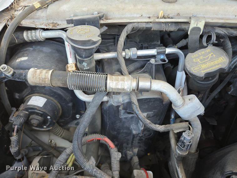 image for item DT5378 2010 Ford E350 shuttle bus