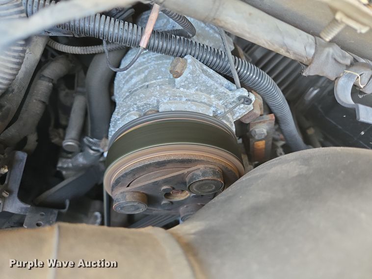 image for item DT5378 2010 Ford E350 shuttle bus