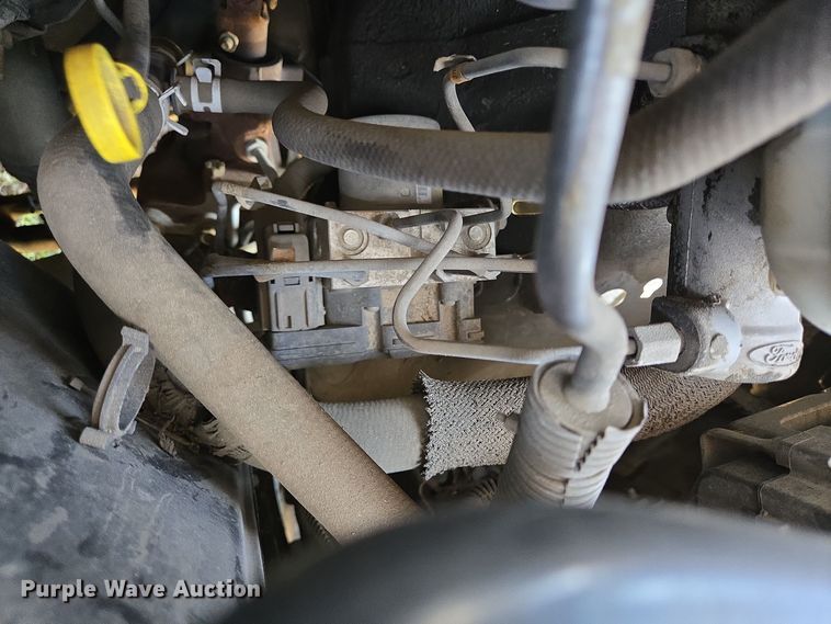 image for item DT5378 2010 Ford E350 shuttle bus